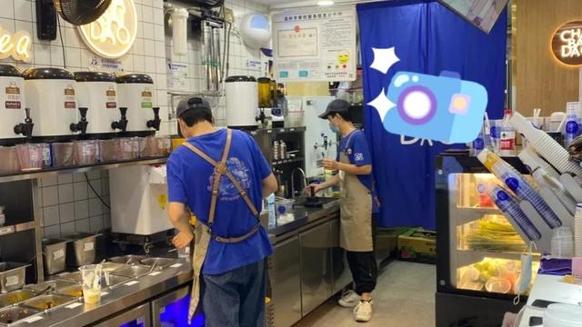 加盟奶茶店到底赚不赚钱（女生开奶茶店赚钱吗）-齐力副业